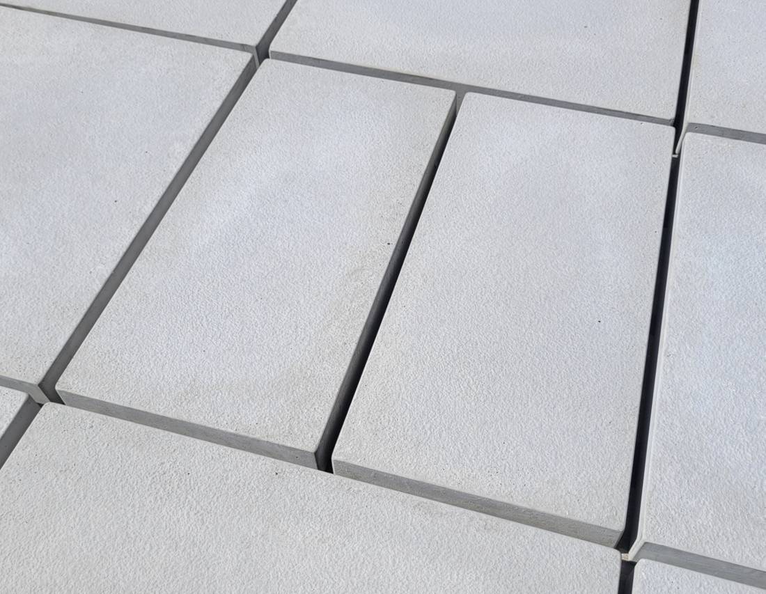 Modular paving ungrouted